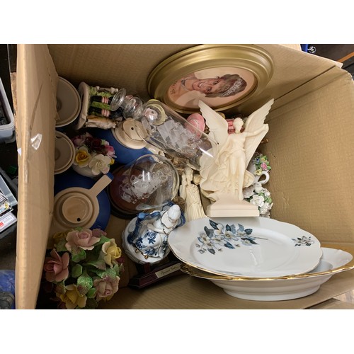 2068 - Mixed lot of approx. 30 pieces of crockery, figurines and glass items: Princess Diana plate, deity s... 