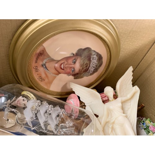 2068 - Mixed lot of approx. 30 pieces of crockery, figurines and glass items: Princess Diana plate, deity s... 