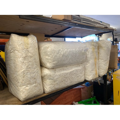 2077 - 5 sacks of puppy bedding