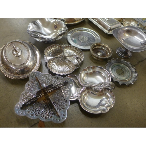 1113 - A box of mixed silver plate, three serving dishes, other dishes, bowls, etc. **PLEASE NOTE THIS LOT ... 