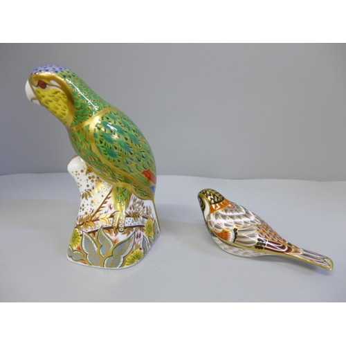 625 - Two Royal Crown Derby paperweights, Amazon Green Parrot, (limited edition) and Bunting, both with go... 