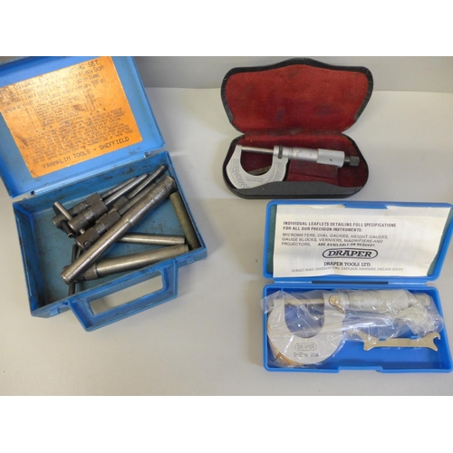 632 - A Davenset battery tester, two boxed micrometers and a TA43 diesel engine timing set