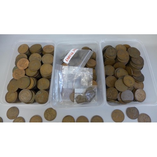 695 - 5.9kg of old pennies and half pennies