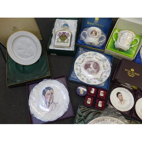 723 - A collection of assorted Royal Family commemorative china including Spode, Royal Doulton and Royal A... 