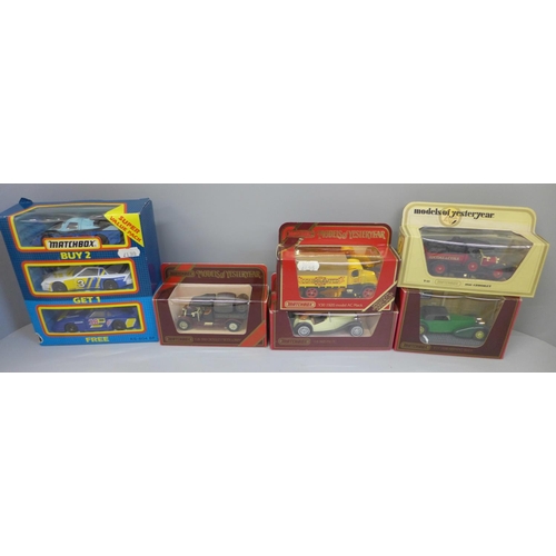 725 - A Matchbox Super Value pack, KS-804BF and five Models of Yesteryear, boxed
