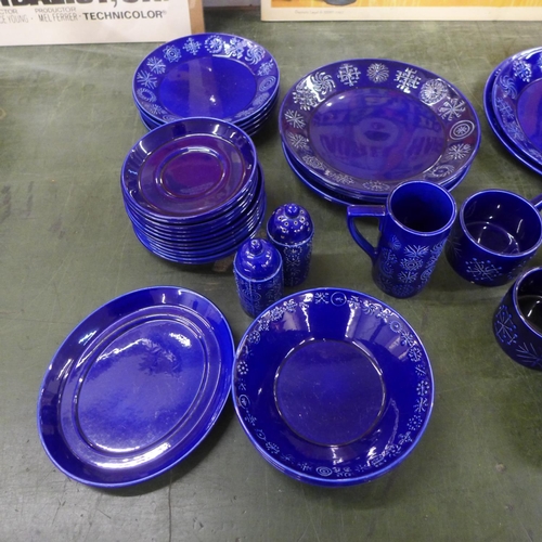 783 - Portmeirion Blue Totem tea and dinnerwares **PLEASE NOTE THIS LOT IS NOT ELIGIBLE FOR POSTING AND PA... 