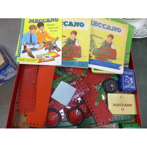 788 - A Meccano Construction set Number 5 with instruction booklet and other booklets