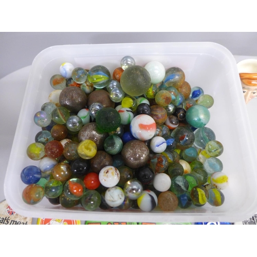 804 - Marbles, badges and small character jugs