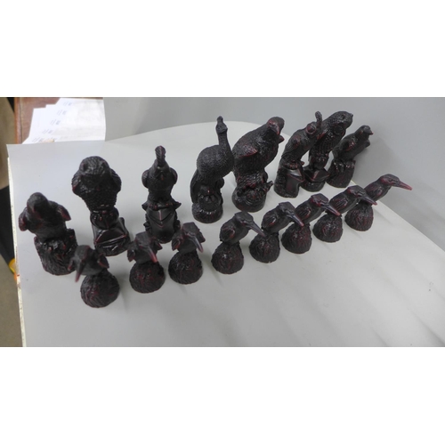 821 - A Gino Ferrari bird themed chess set, boxed