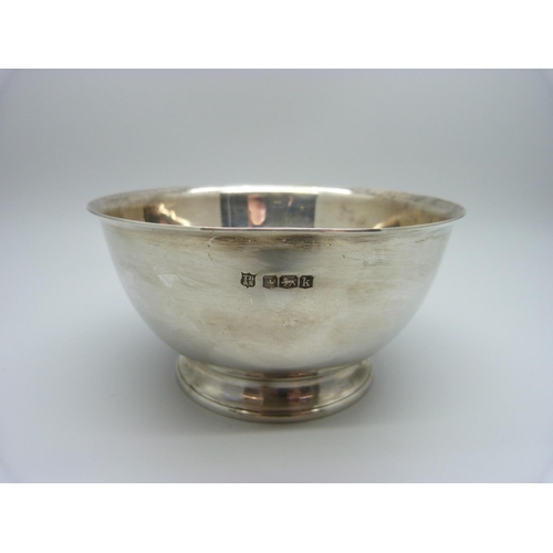 862 - A silver bowl, Sheffield 1927, 156g, diameter 11cm