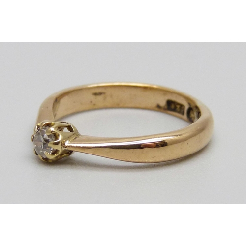 924 - A 22ct gold and diamond solitaire ring, 3.6g, J