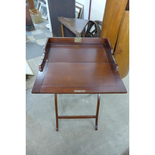 214 - A 19th Century style mahogany coaching table