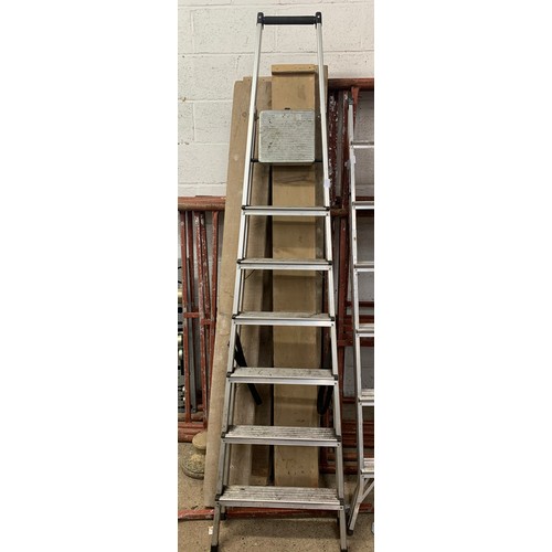 2239 - 7 Rung Aluminum stepladders