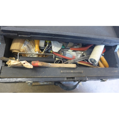 2011 - Carpenters tool box with qty of DIY/decorating tools