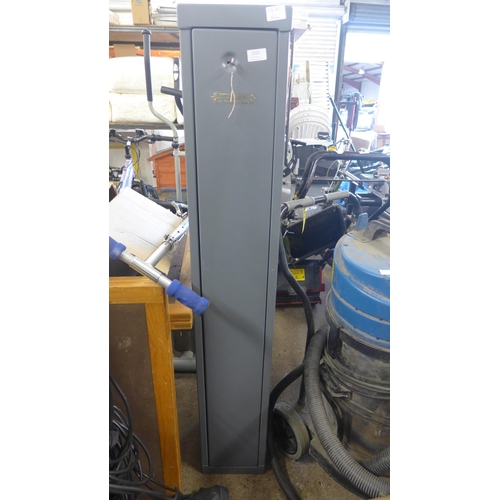 2222 - Countryman single key steel gun safe