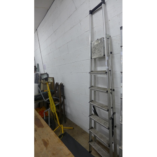 2239 - 7 Rung Aluminum stepladders