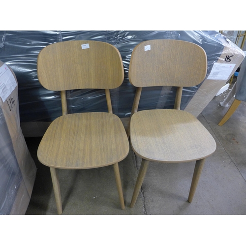 1358 - A pair of Bari oak side chairs