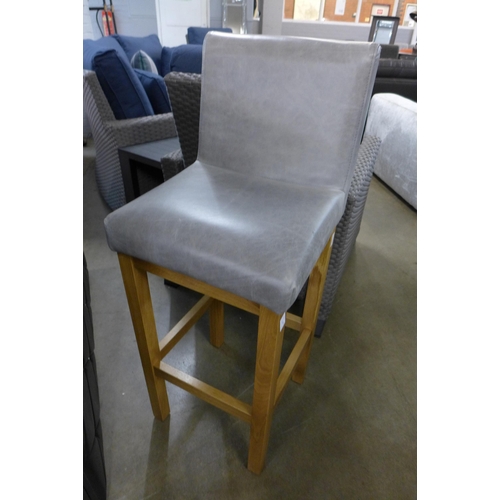 1367 - A dove grey leather barstool