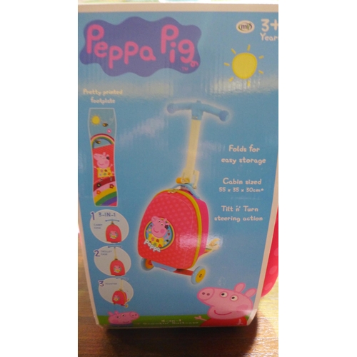 3034 - Peppa Pig 3-in-1 Scootin' suitcase