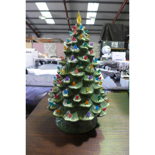 3035 - Ceramic Christmas Tree (269-243)  * This lot is subject to vat