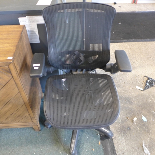 3075 - Bayside Mesh Office Chair (266-359)  * This lot is subject to vat