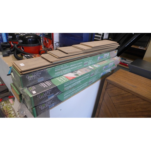 3081 - 5 packs of laminate flooring (269-92-95)  * This lot is subject to vat