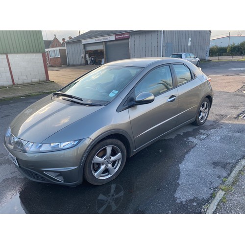 2252 - 2006/06 Honda Civic 1.8i VTEC SE 5 door hatchback car, Reg No. YC06 NWW, 46,477 recorded miles. To b... 