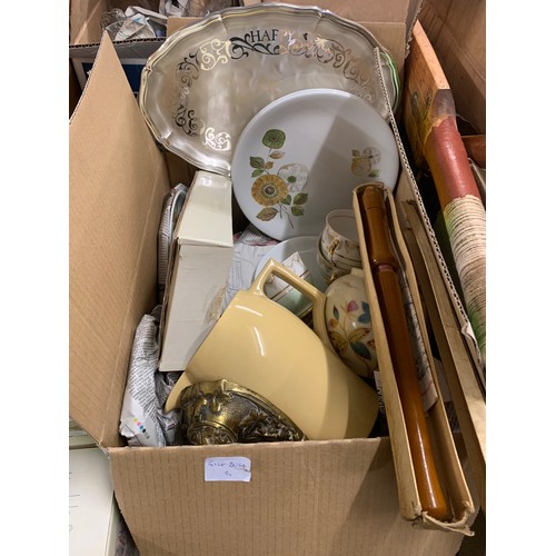 2146 - Job lot approx 100 items, retro and vintage: Crisantis ornaments, Royal Albert tea set and juicer, W... 