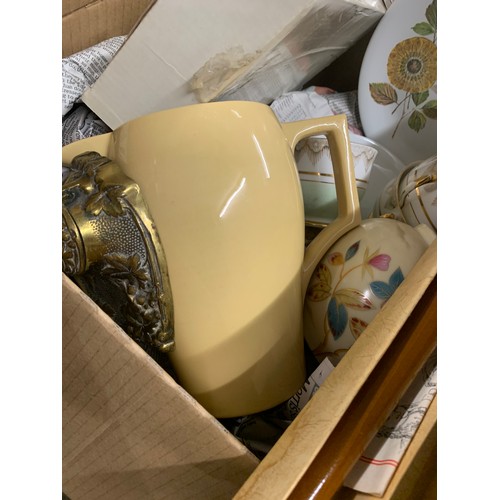 2146 - Job lot approx 100 items, retro and vintage: Crisantis ornaments, Royal Albert tea set and juicer, W... 