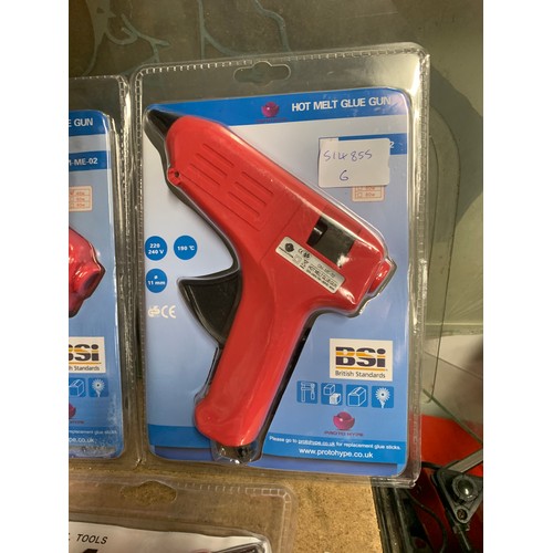 2208 - 3 x 40w glue guns with 11mm glue sticks - sealed