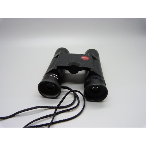 1016 - A pair of Leitz 10x22 C binoculars, Trinovid