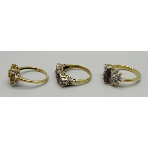 1041 - Three silver gilt rings, three lacking stones