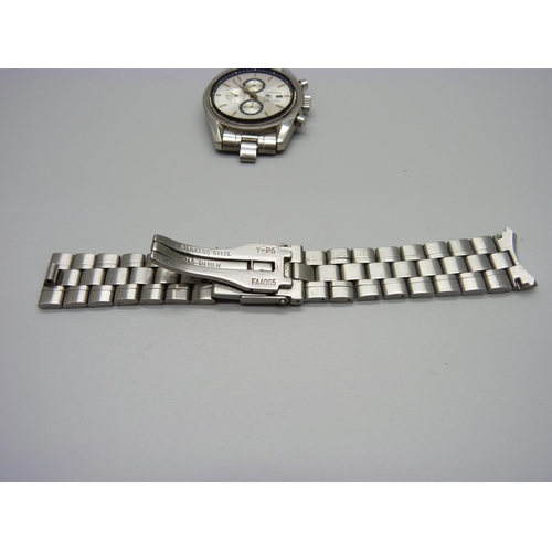 1060 - A Tag Heuer Carrera automatic wristwatch, lacking glass