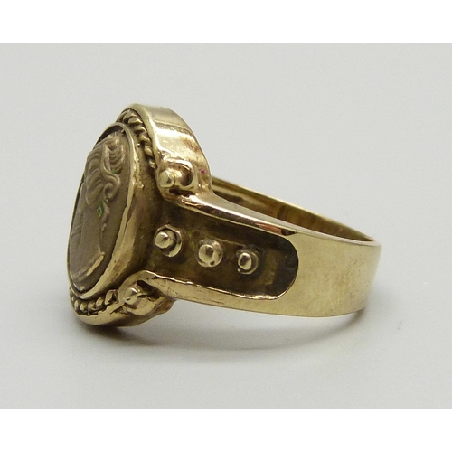 1062 - A 9ct gold ring, 6.5g, Q