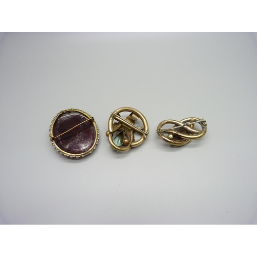 1170 - Three brooches; two vintage past set and one early celluloid