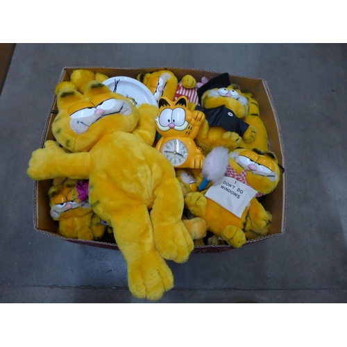 1230 - Approximately forty Garfield toys, 1980's