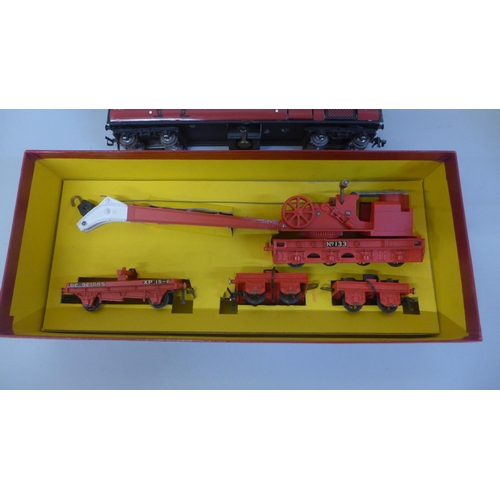 657 - A Hornby Dublo 4620 Breakdown Crane, boxed and a Hornby Dublo TPO Mail Van Set, boxed