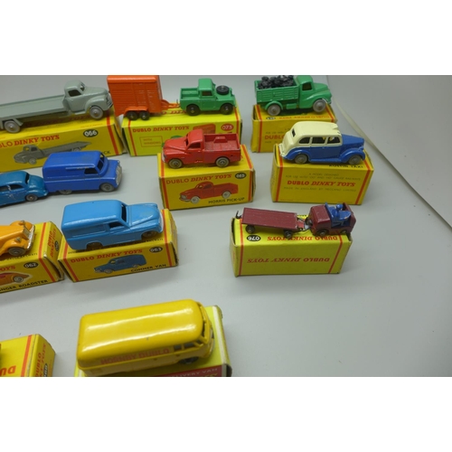 670B - A collection of Dublo Dinky Toys vehicles, 061, 062, 063, 064, 065, 067, 068, 069, 071, 076, 072, 07... 