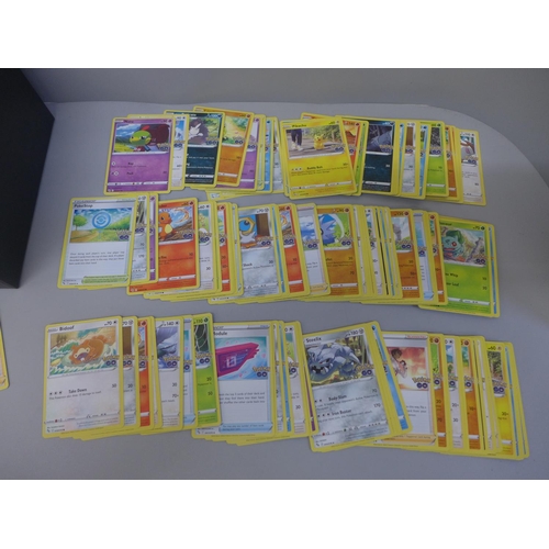 706 - 1000 Pokemon Go cards