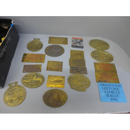 743 - A collection of brass plaques, mostly car rally related