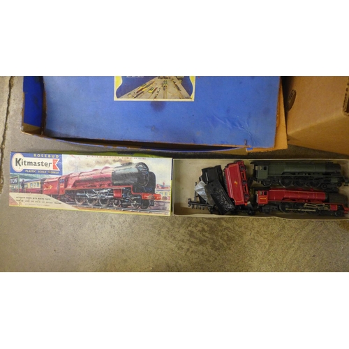 745 - A Hornby Dublo electric train set, two transformers and a Rosebud Kitmaster kit