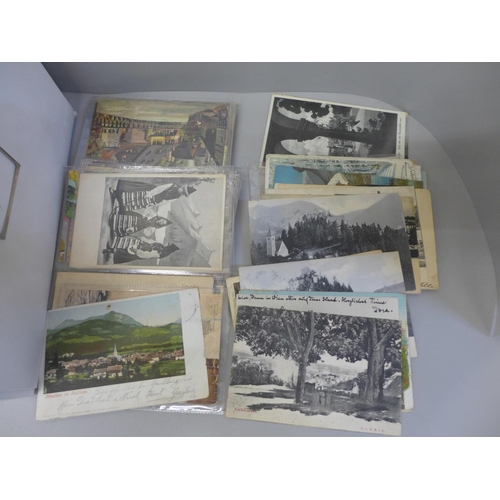 749 - Approximately 300 early 20th Century European postcards