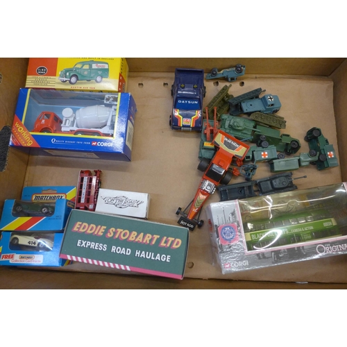 780 - A box of mixed die cast model vehicles, some boxed