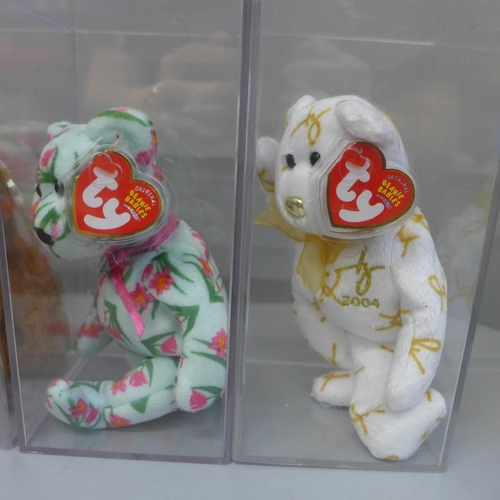 791 - A collection of five Ty Beanie Babies, cased