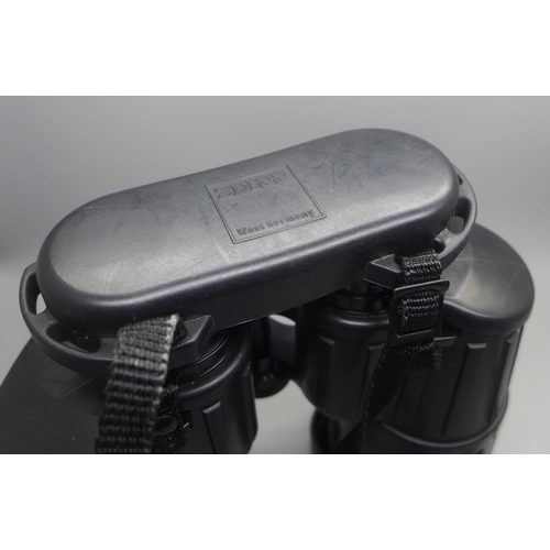 904 - A pair of Zeiss 15x60B marine binoculars, 648775, in a leather Reporter shoulder bag, one front rubb... 