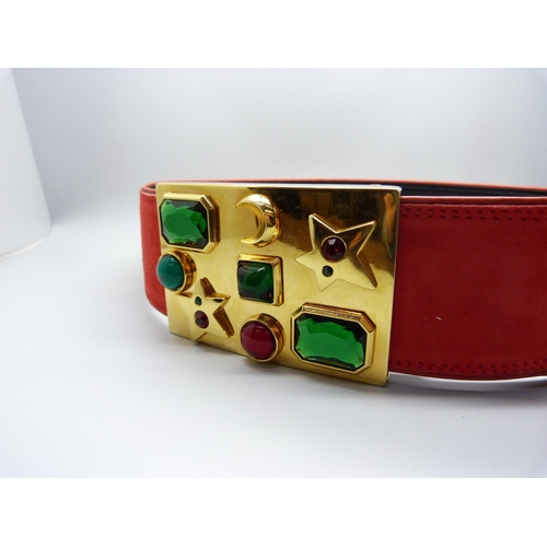 906 - A vintage designer Escada fashion belt