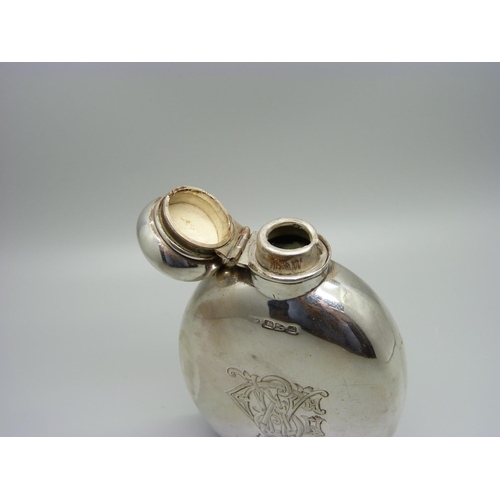 907 - A silver spirit flask, Chester 1894, 128g