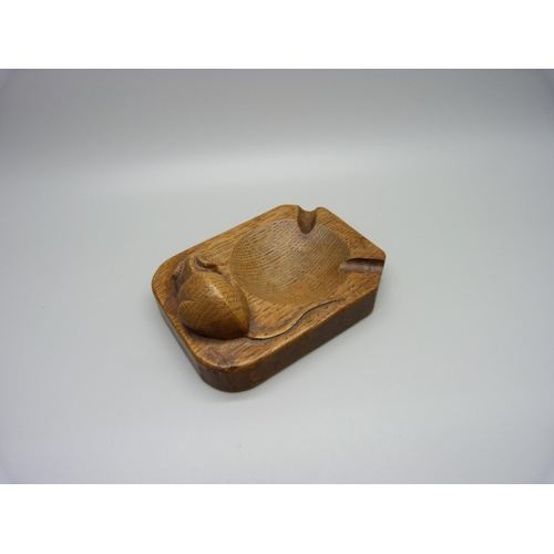 918 - A Mouseman ashtray