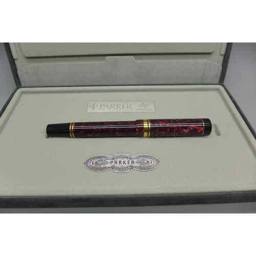 945 - A Parker Centennial fountain pen with 18ct gold nib, boxed