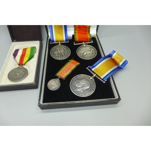 955 - Two WWI General Service Medals to 153688 Gnr S Latcham RA and T3-028398 Cpl J Holford ASC, an Africa... 